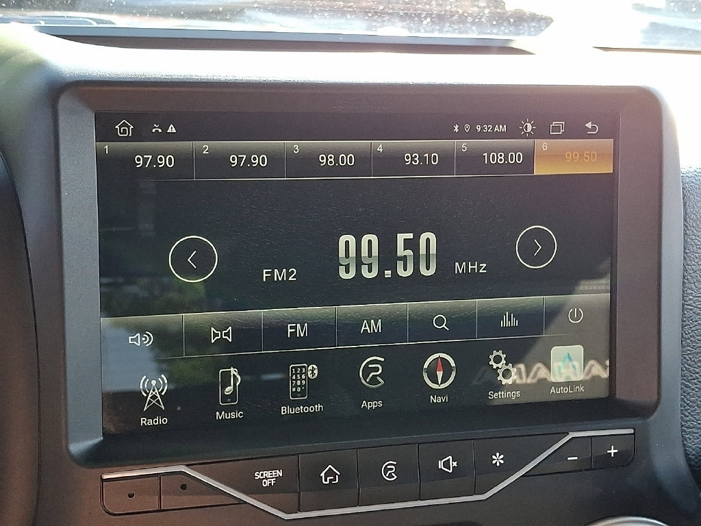 Used 2018 Jeep Wrangler Unlimited Sahara w/ Connectivity Group AWD/4WD image 17
