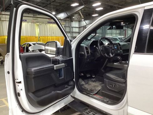 Used 2018 Ford F150 Raptor w/ Equipment Group 802A Luxury AWD/4WD image 4