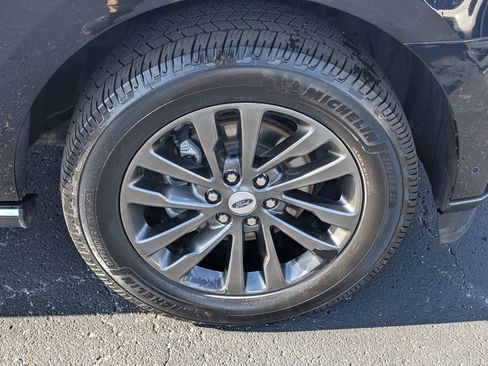 Used 2021 Ford Expedition Limited image 27