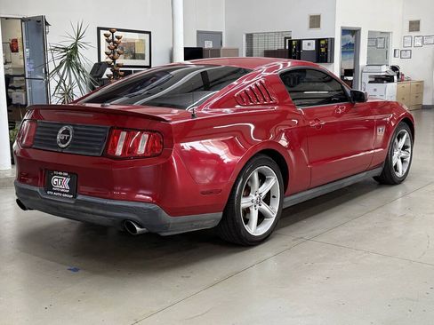 Used 2010 Ford Mustang GT RWD image 2