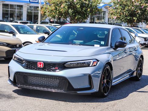 Used 2024 Honda Civic Type R image 3