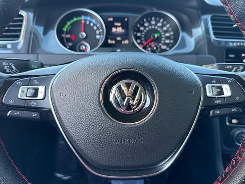Used 2019 Volkswagen e-Golf SE w/ Driver Assistance Package image 14
