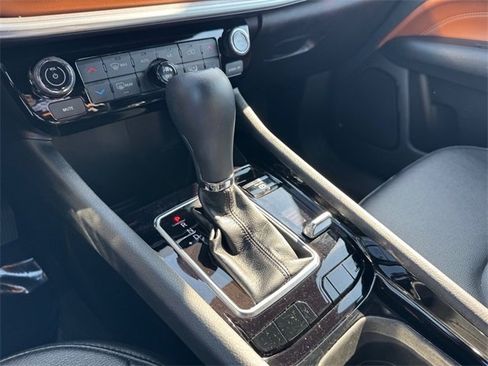 Used 2024 Jeep Compass Limited image 19