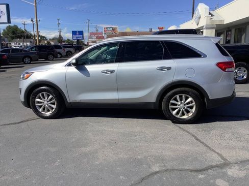 Used 2018 Kia Sorento LX AWD/4WD image 14