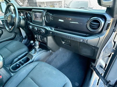 Used 2021 Jeep Wrangler Unlimited Sport image 32