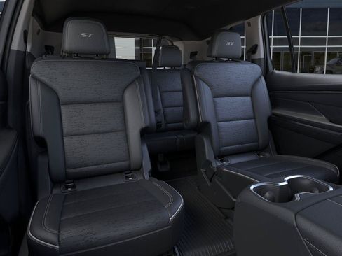 New 2026 Buick Enclave Sport Touring w/ LPO, Floor Liner Package FWD image 17