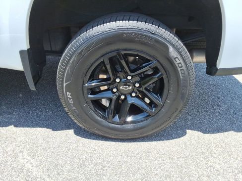 Certified 2021 Chevrolet Silverado 1500 Custom Trail Boss w/ LPO, Dark Essentials Package AWD/4WD image 15