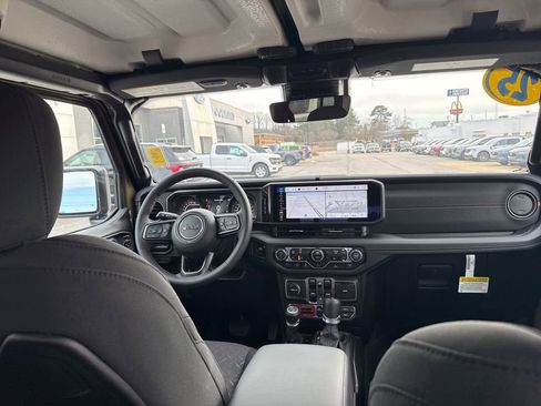 New 2025 Jeep Gladiator Mojave w/ Convenience Group image 29