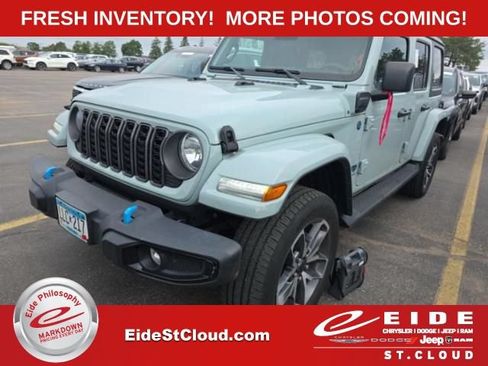 Used 2024 Jeep Wrangler Unlimited w/ Convenience Group AWD/4WD image 1