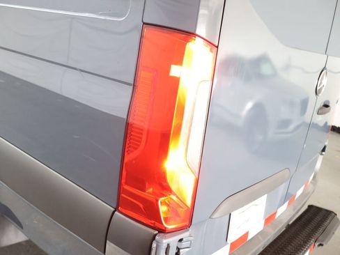 Used 2019 Mercedes-Benz Sprinter 170 image 23