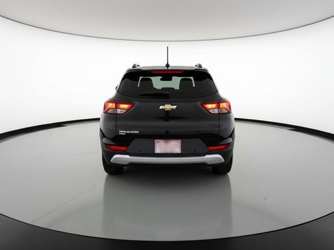Used 2025 Chevrolet TrailBlazer LT w/ Driver Confidence Package image 7