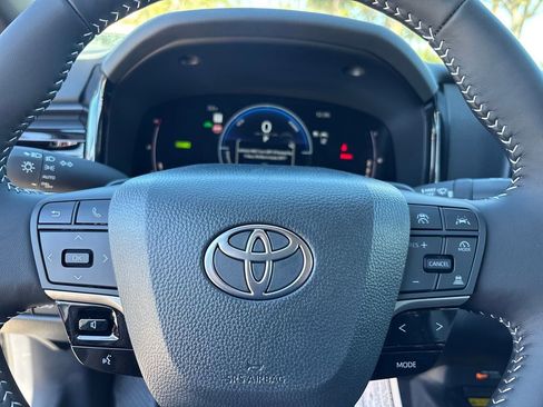 New 2026 Toyota Camry SE w/ Convenience Package image 12