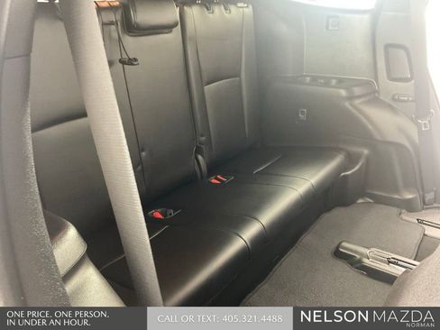 Used 2022 Toyota Highlander XSE FWD image 34