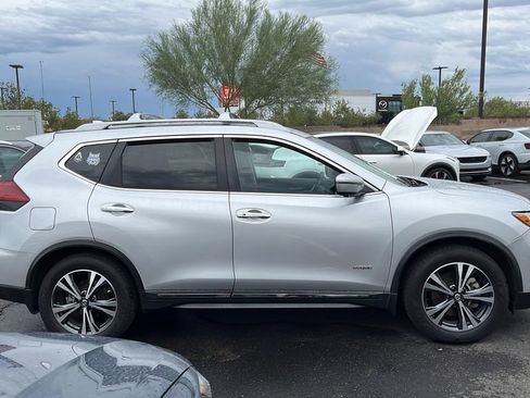 Used 2018 Nissan Rogue SL FWD image 8