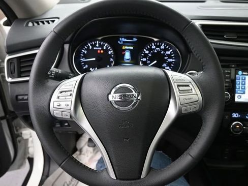 Used 2015 Nissan Rogue SL w/ SL Premium Package AWD/4WD image 19
