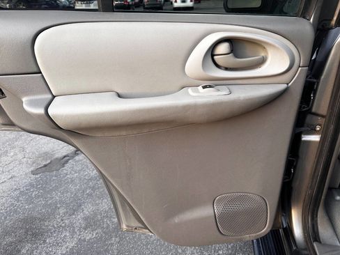 Used 2008 Chevrolet TrailBlazer 2WD w/ Smoker's Package image 17