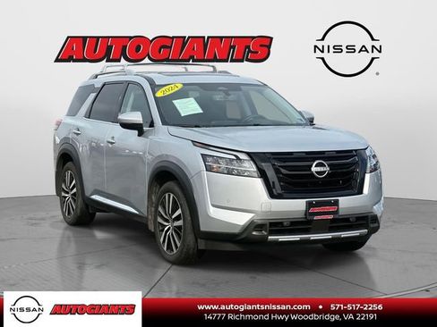 Used 2024 Nissan Pathfinder Platinum w/ Black Appearance Package image 1