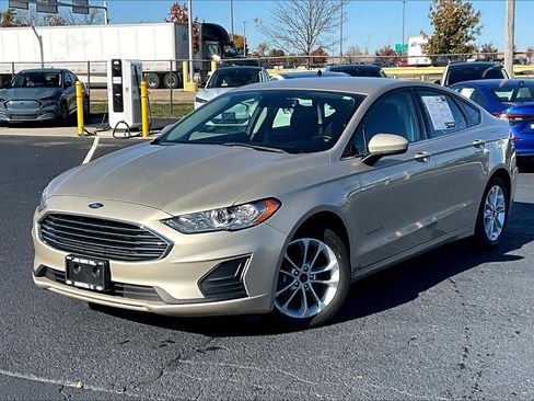 Used 2019 Ford Fusion SE image 7