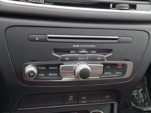 Used 2018 Audi Q3 2.0T Premium Plus image 18