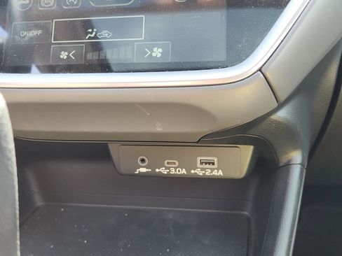 Used 2025 Subaru Crosstrek 2.0i Premium AWD/4WD image 17