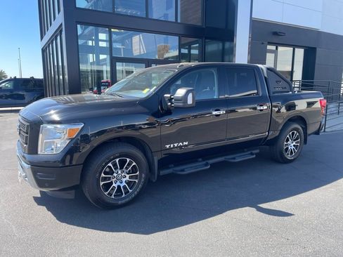 Used 2021 Nissan Titan SV w/ SV Convenience Package RWD image 1