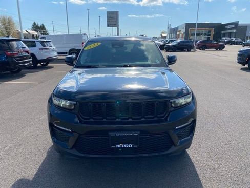 Used 2023 Jeep Grand Cherokee Limited w/ Black Appearance Package AWD/4WD image 2