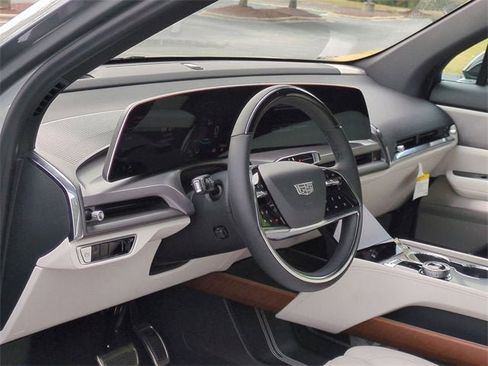 New 2026 Cadillac Vistiq Luxury image 10