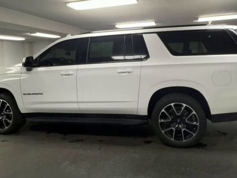 Certified 2024 Chevrolet Suburban RST w/ Luxury Package AWD/4WD image 6
