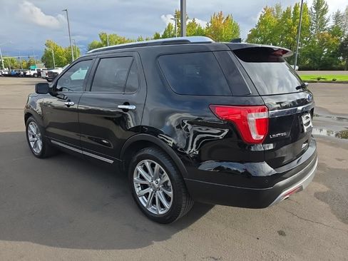 Used 2016 Ford Explorer Limited w/ Equipment Group 301A FWD image 3