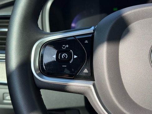 Used 2023 Volvo XC90 B6 Ultimate w/ Protection Package Premier image 33