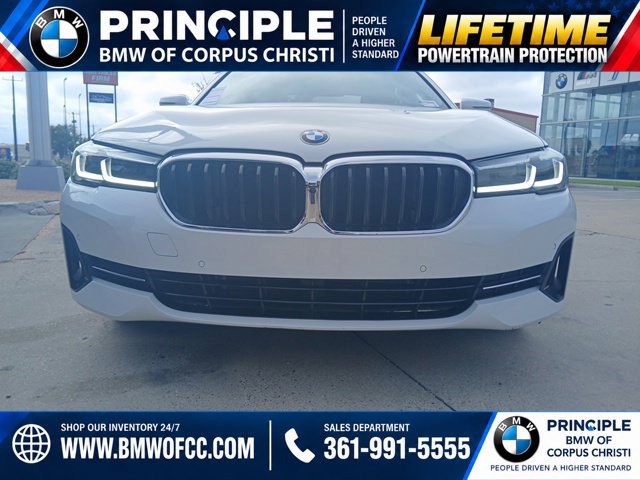 Used 2021 BMW 530i w/ Premium Package RWD image 3
