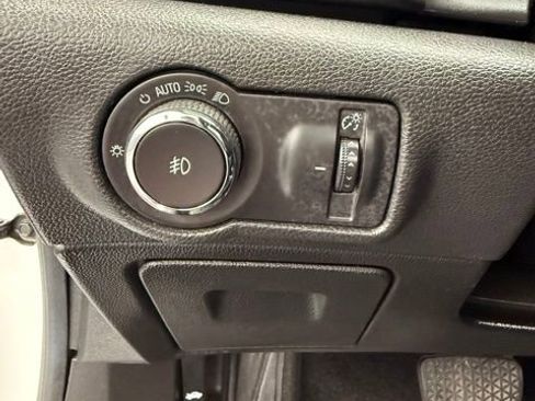 Used 2019 Buick Cascada Premium FWD image 36