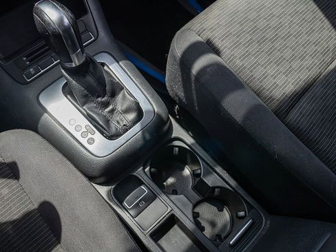 Used 2013 Volkswagen Tiguan S image 26