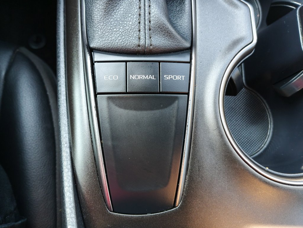 Used 2024 Toyota Camry SE FWD image 19