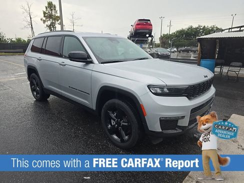 Used 2023 Jeep Grand Cherokee L Limited w/ Black Appearance Package RWD image 3