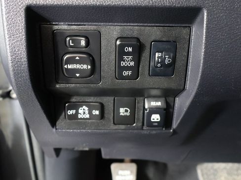 Used 2018 Toyota Tundra SR5 w/ TRD Sport Package image 33