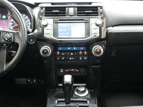 Used 2018 Toyota 4Runner Limited AWD/4WD image 28