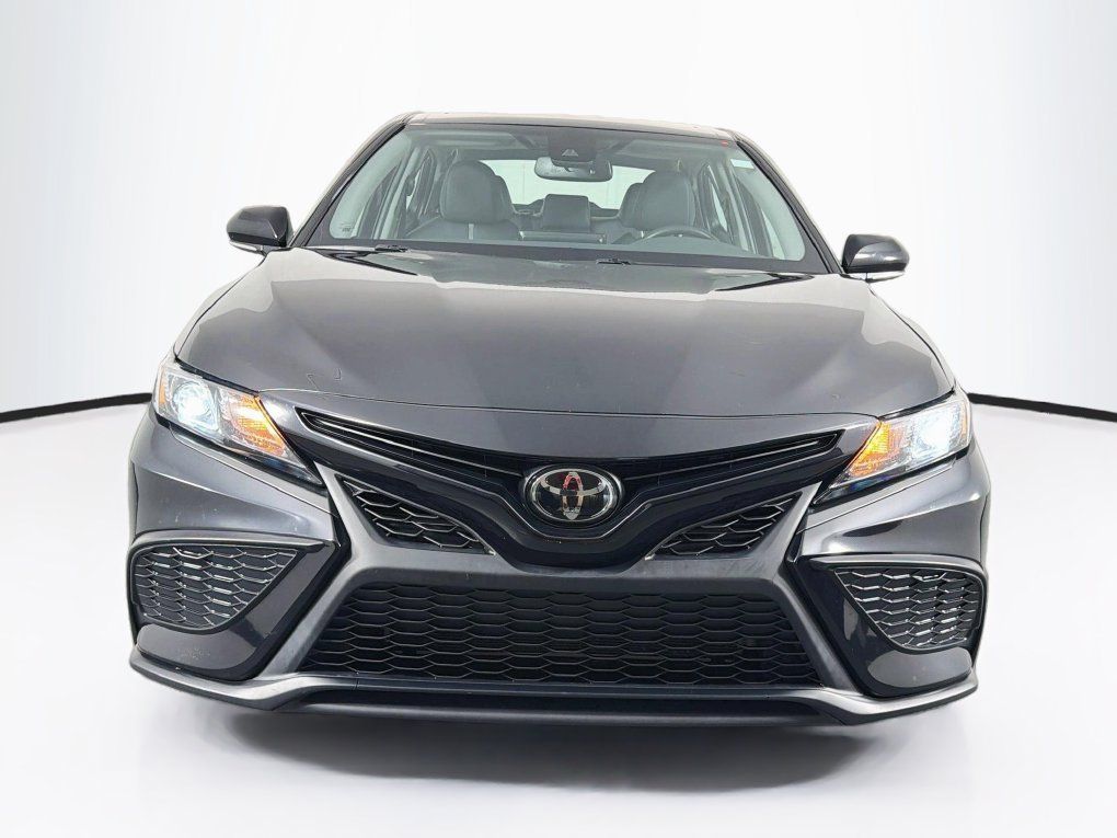 Used 2024 Toyota Camry SE w/ Cold Weather Package FWD image 2