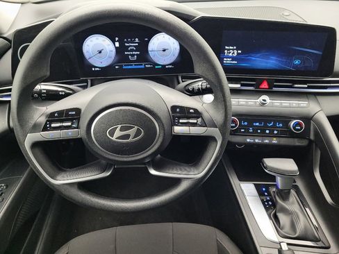 Used 2024 Hyundai Elantra SEL image 22
