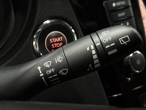 Used 2020 Nissan Rogue SL AWD/4WD image 36