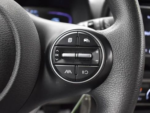 Used 2023 Kia Soul LX w/ LX Technology Package FWD image 23