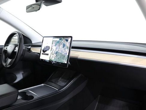 Used 2021 Tesla Model Y Long Range image 15