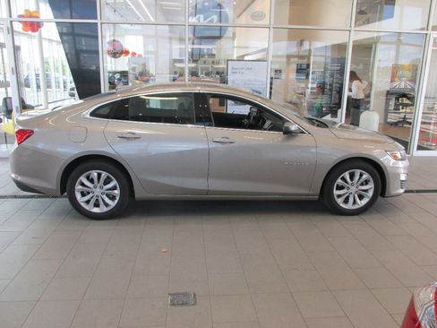 Used 2024 Chevrolet Malibu LT image 8