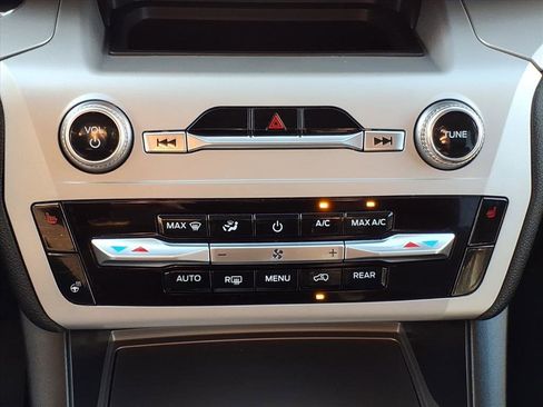 Used 2023 Ford Explorer XLT w/ Equipment Group 202A image 17