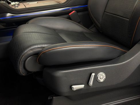 Certified 2025 Lincoln Navigator Black Label image 19