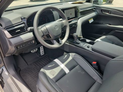 Used 2026 Toyota Camry SE FWD image 16