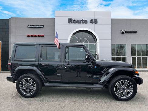 Used 2024 Jeep Wrangler High Altitude AWD/4WD image 6