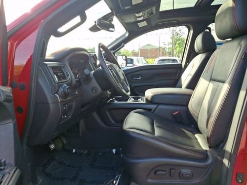 Used 2022 Nissan Titan PRO-4X w/ Pro-4x Convenience Package AWD/4WD image 13