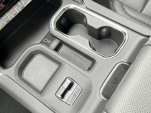 New 2025 GMC Sierra 3500 Denali w/ Denali Reserve Package image 25