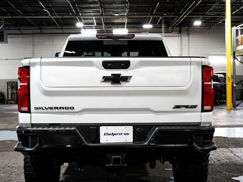 Used 2025 Chevrolet Silverado 2500 ZR2 w/ Technology Package AWD/4WD image 5
